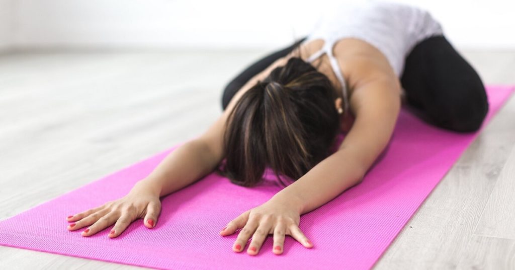 Rücken dehnen im Yoga